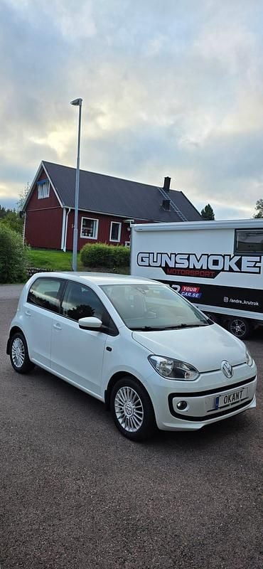 Vit pearl Begagnad 2014 VW up! Halvkombi | 63 000 kr (Dyr) - Bild 1/4