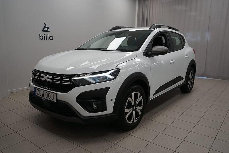 Vit Begagnad 2022 Dacia Sandero Expression Halvkombi | 139 900 kr (Lite dyr) - Bild 1/3