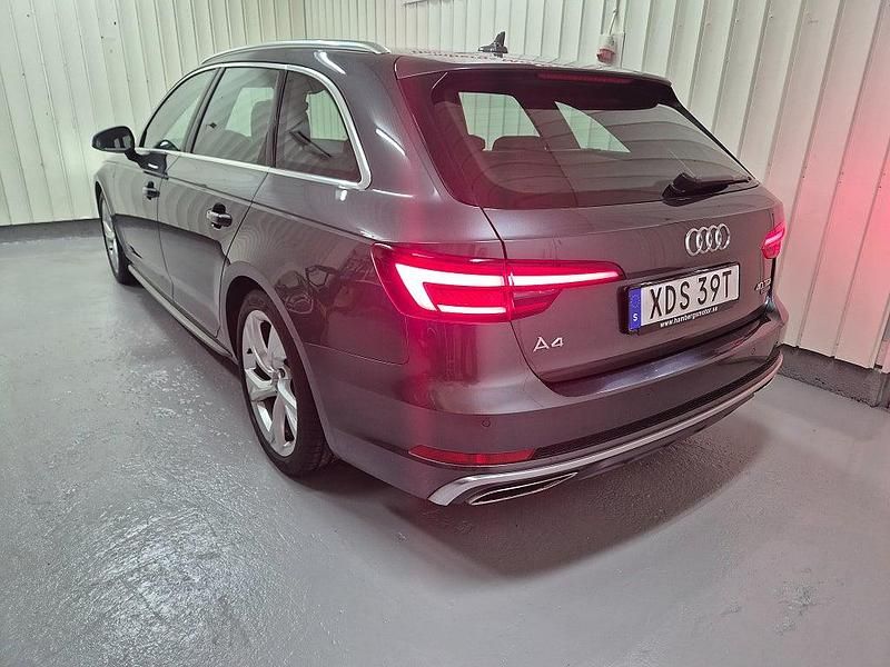Begagnad Audi A4 S-Line 190 HK (139 kW) 2019 Grå Kombi