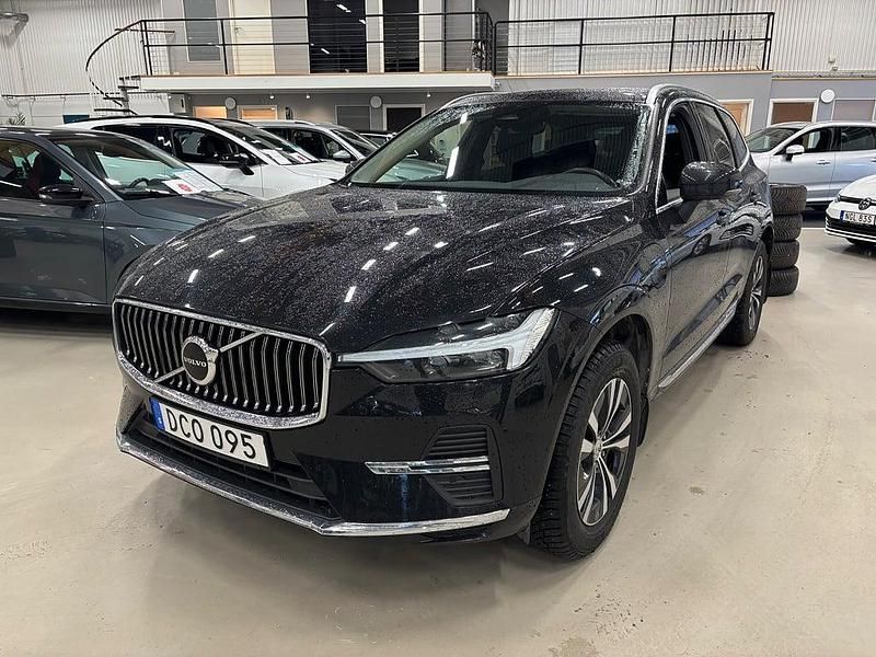 Svart Begagnad 2022 Volvo XC60 Core SUV | 339 000 kr (Superpris) - Bild 1/3