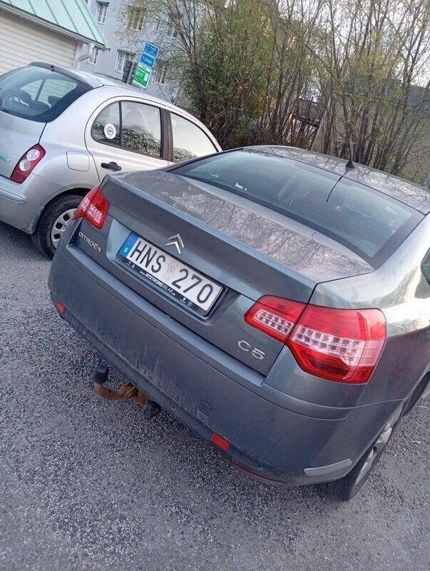 Grå Begagnad 2009 Citroën C5 Sedan | 23 000 kr (Marknadspris) - Bild 1/3