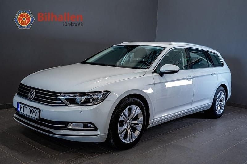 Vit Begagnad 2017 VW Passat Kombi | 179 000 kr (Bra pris) - Bild 1/4