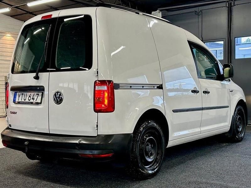Begagnad VW Caddy 102 HK (75 kW) 2018 Vit Minibuss