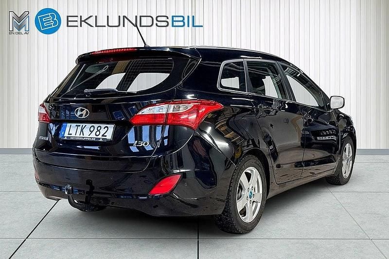 Begagnad Hyundai i30 135 HK (99 kW) 2015 Svart Kombi