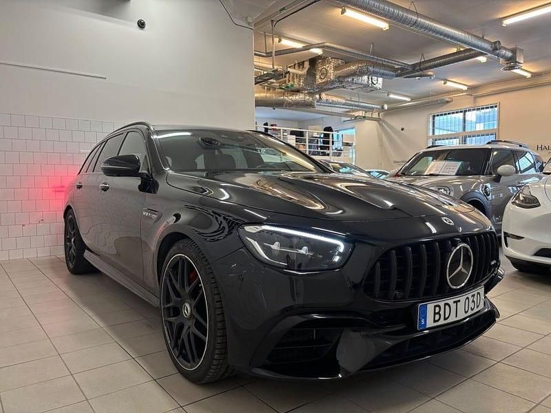 Begagnad Mercedes E63S AMG AMG 612 HK (450 kW) 2022 Svart Kombi