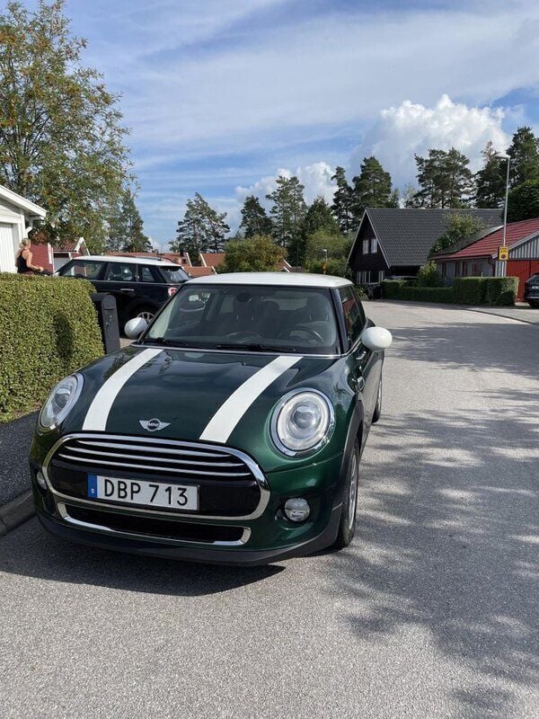 Grön Begagnad 2015 Mini Cooper D Chili Halvkombi | 89 999 kr (Marknadspris) - Bild 1/4