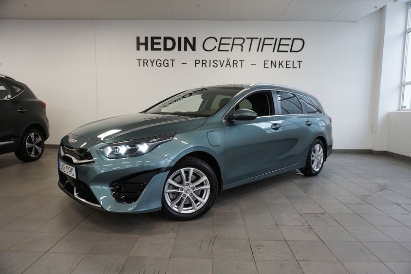 Grön Begagnad 2023 Kia Ceed Sportswagon Kombi | 319 900 kr - Bild 1/4