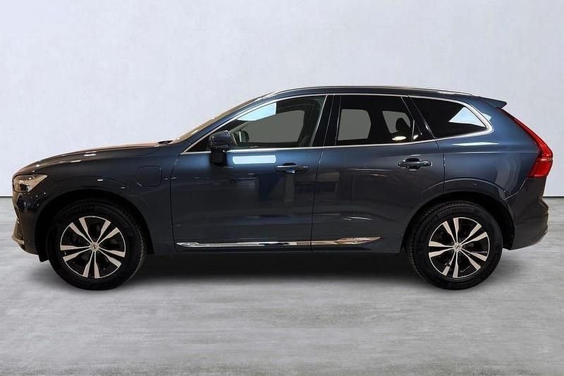 Begagnad Volvo XC60 Core 355 HK (261 kW) 2023 Blå SUV
