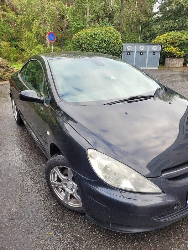 Svart Begagnad 2005 Peugeot 307 CC Cab | 20 000 kr (Bra pris) - Bild 1/4