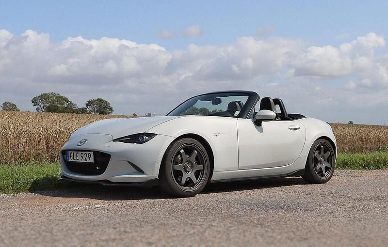 Vit Begagnad 2016 Mazda MX5 Cab | 230 000 kr (Marknadspris) - Bild 1/4