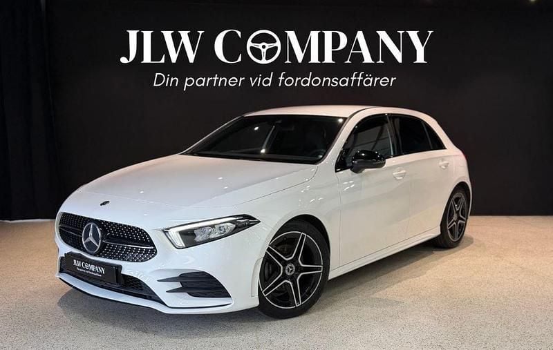 Begagnad 2021 Mercedes A180 AMG Halvkombi | 249 000 kr (Marknadspris) - Bild 1/4