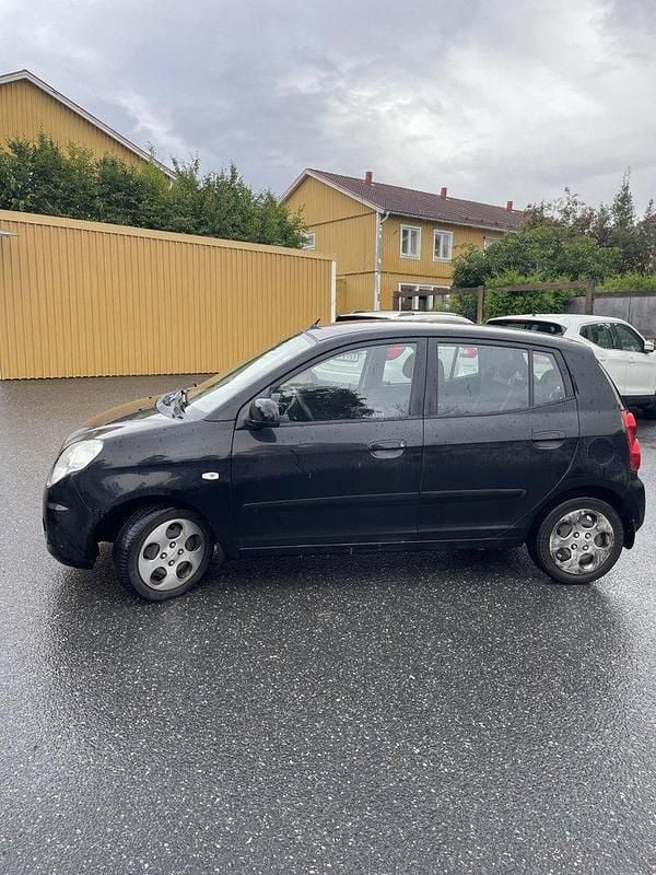 Svart Begagnad 2010 Kia Picanto 4 Halvkombi | 27 900 kr (Bra pris) - Bild 1/2