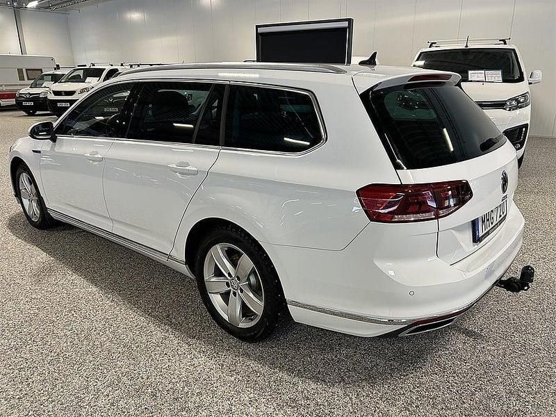 Begagnad VW Passat GTE 156 HK (114 kW) 2020 Candywhite med klarlack Kombi