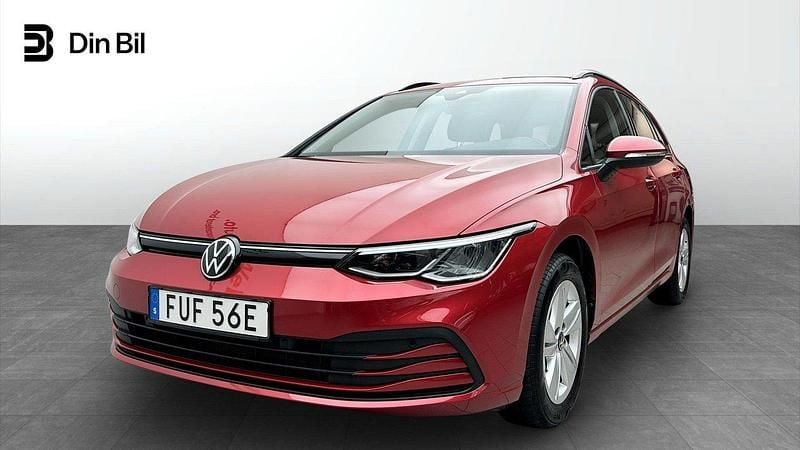 Röd Begagnad 2022 VW Golf VIII Life Kombi | 259 900 kr (Marknadspris) - Bild 1/4