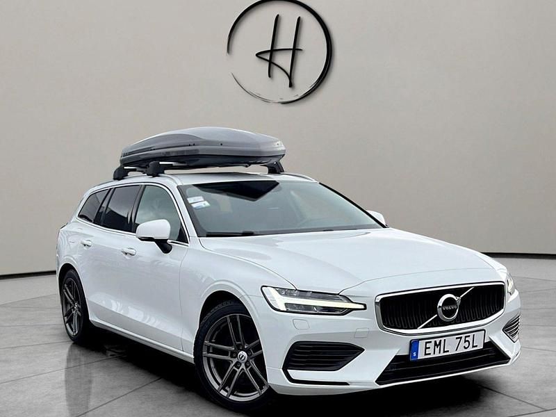 Vit Begagnad 2019 Volvo V60 Momentum Kombi | 275 000 kr (Marknadspris) - Bild 1/4