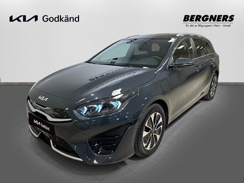 Grå Begagnad 2024 Kia Ceed Sportswagon Kombi | 339 900 kr - Bild 1/4