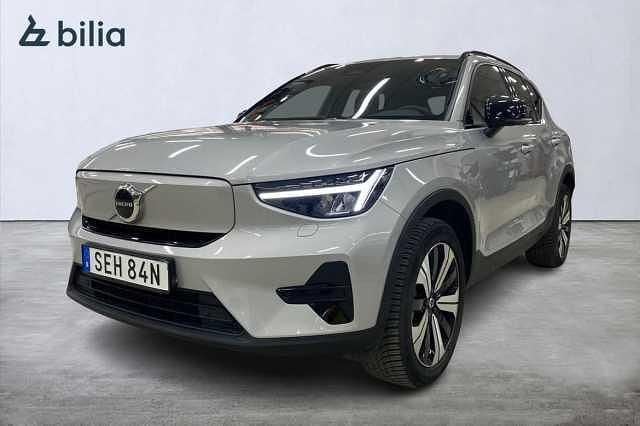 Silver Begagnad 2023 Volvo XC40 Core SUV | 339 000 kr - Bild 1/3