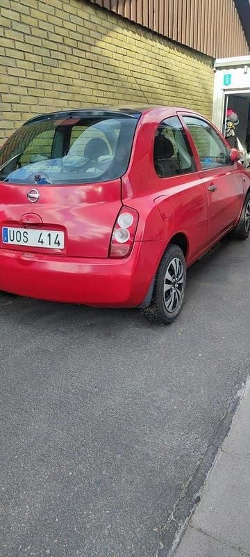 Röd Begagnad 2003 Nissan Micra Halvkombi | 6 500 kr (Marknadspris) - Bild 1/4
