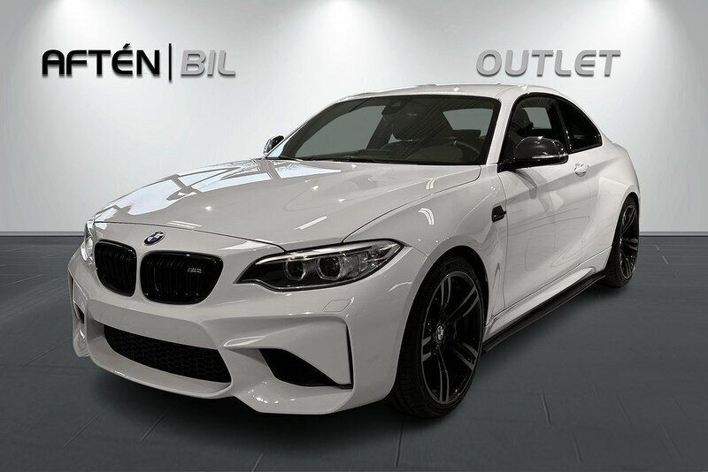 Vit Begagnad 2016 BMW M2 M Performance Sportkupé | 414 800 kr (Marknadspris) - Bild 1/3