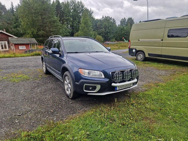 Blå Begagnad 2008 Volvo XC70 Momentum SUV | 55 000 kr - Bild 1/4