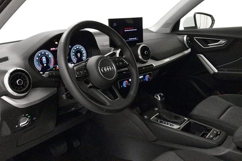 Begagnad Audi Q2 Advanced Plus 151 HK (111 kW) 2024 Vit SUV