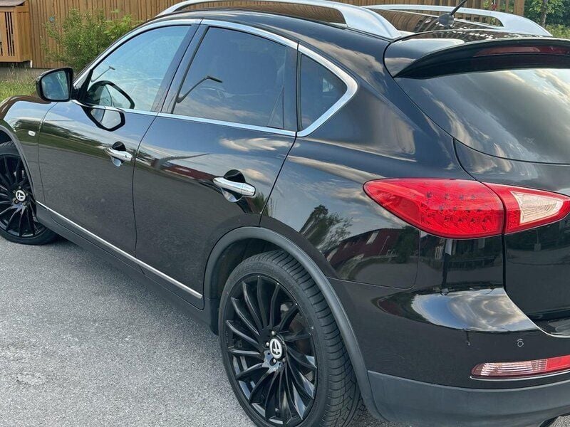 Svart Begagnad 2012 Infiniti Ex30 SUV | 79 000 kr - Bild 1/3