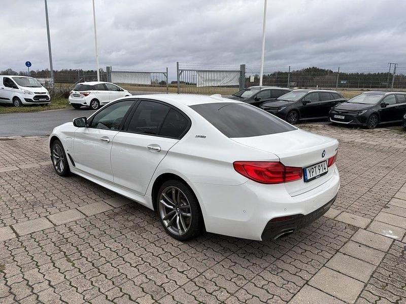 Begagnad BMW 530 iPerformance 252 HK (185 kW) 2018 Vit Sedan