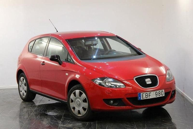 Röd Begagnad 2006 Seat Leon Halvkombi | 22 900 kr (Bra pris) - Bild 1/4