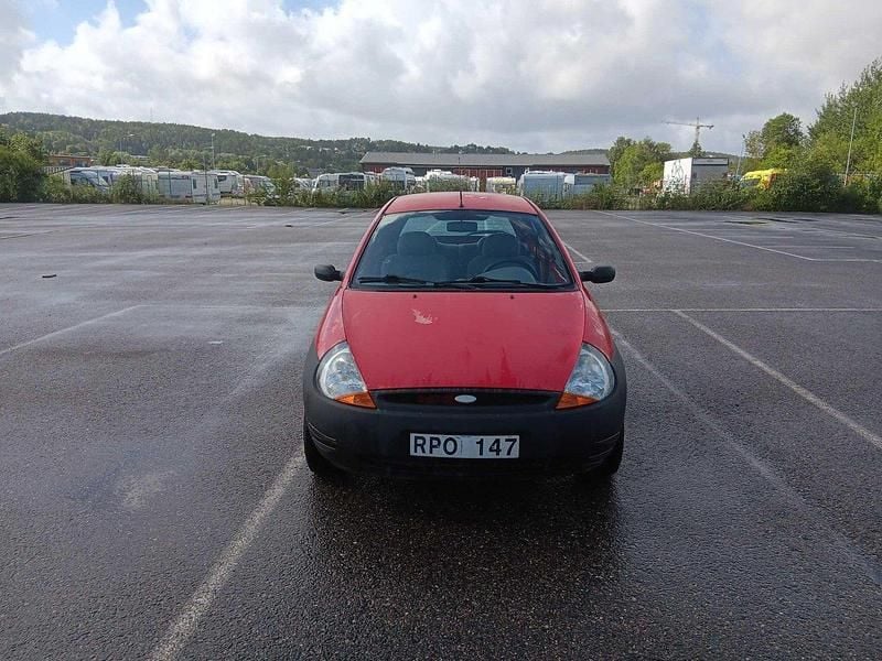Röd Begagnad 2000 Ford Ka Halvkombi | 9 500 kr - Bild 1/4