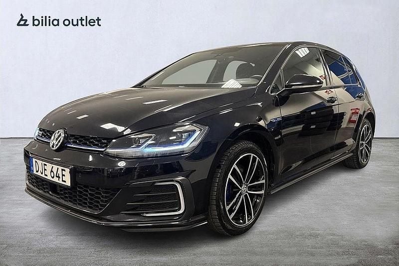 Svart Begagnad 2020 VW Golf VII GTE | 204 900 kr (Marknadspris) - Bild 1/3
