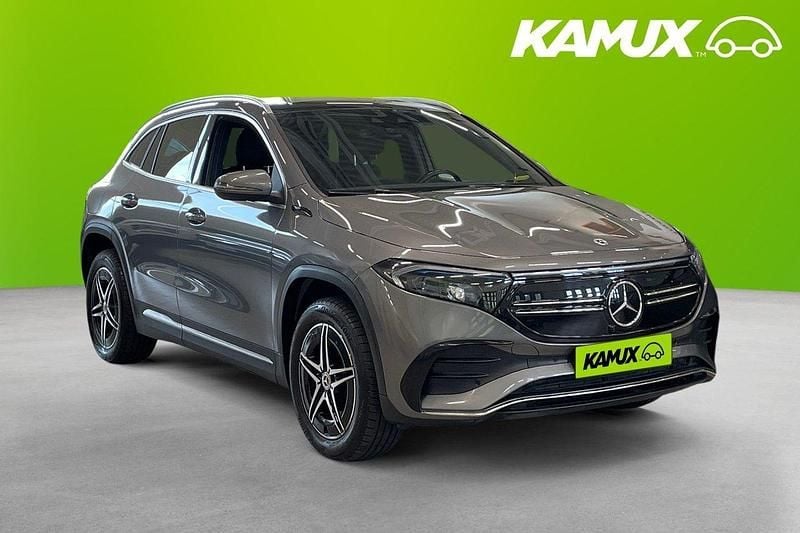 Mörkgrå (grå) Begagnad 2021 Mercedes EQA250 AMG SUV | 348 800 kr (Marknadspris) - Bild 1/3