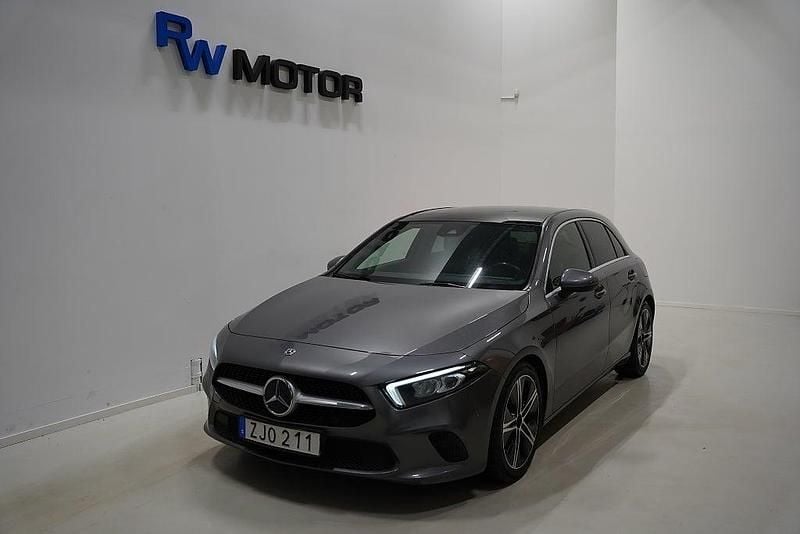 Begagnad Mercedes A180 136 HK (100 kW) 2018 Grå Halvkombi