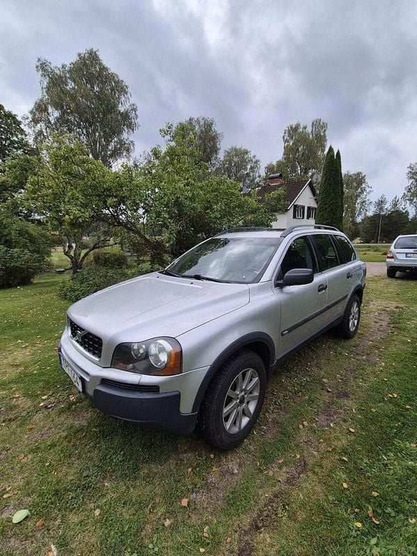 Grå Begagnad 2003 Volvo XC90 SUV | 29 000 kr (Superpris) - Bild 1/4