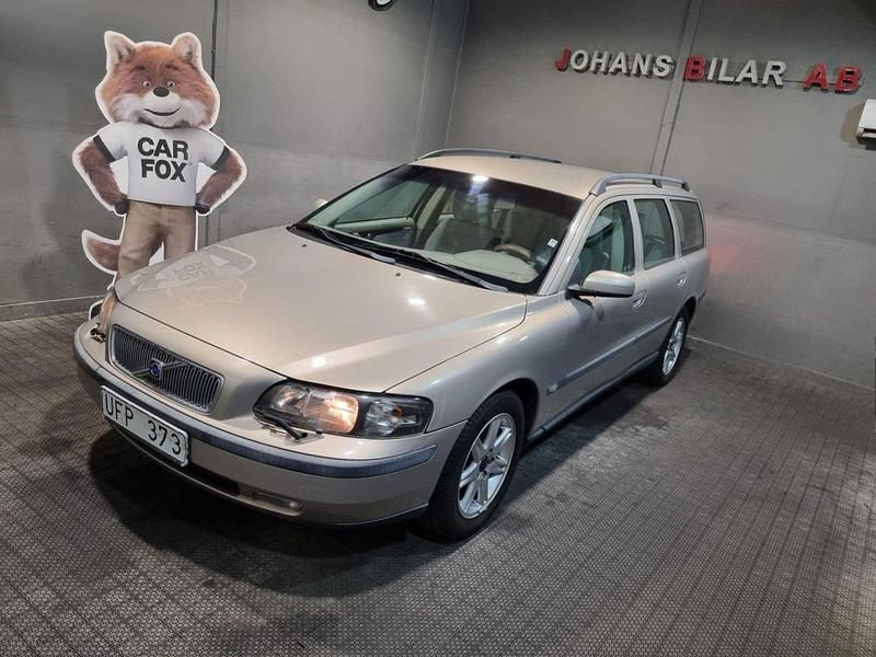 Ljusbrun Begagnad 2003 Volvo V70 Business Edition Kombi | 24 900 kr (Marknadspris) - Bild 1/4