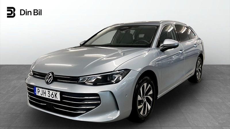 Silver Begagnad 2024 VW Passat Business Kombi | 359 900 kr (Dyr) - Bild 1/4