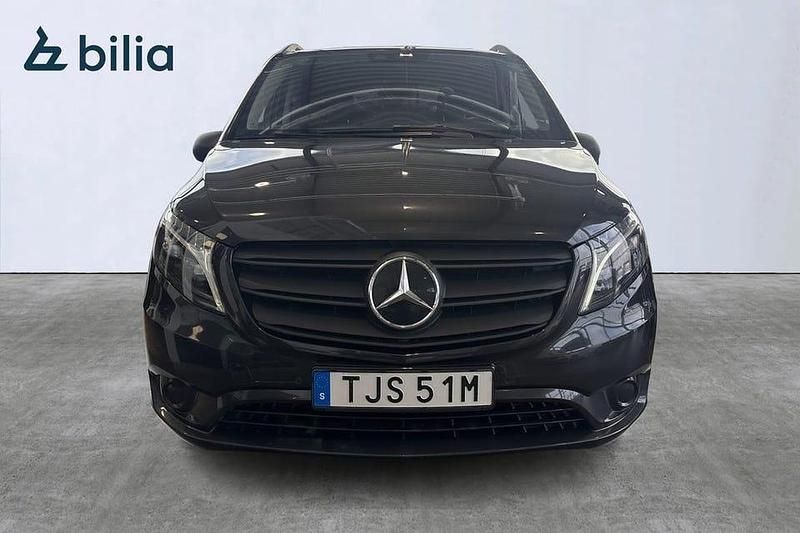 Begagnad Mercedes Vito 165 HK (121 kW) 2023 Grå Van