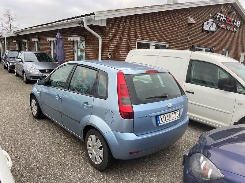 Ljusblå Begagnad 2005 Ford Fiesta Halvkombi | 14 900 kr (Bra pris) - Bild 1/4