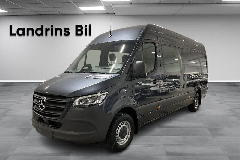 Mörkgrå (tenoritgrå metallic) Ny 2025 Mercedes Sprinter Van | 786 250 kr - Bild 1/4