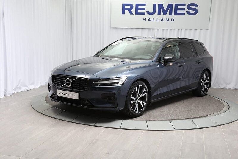 Mörkblå Begagnad 2021 Volvo V60 R-Design Kombi | 369 500 kr (Marknadspris) - Bild 1/4