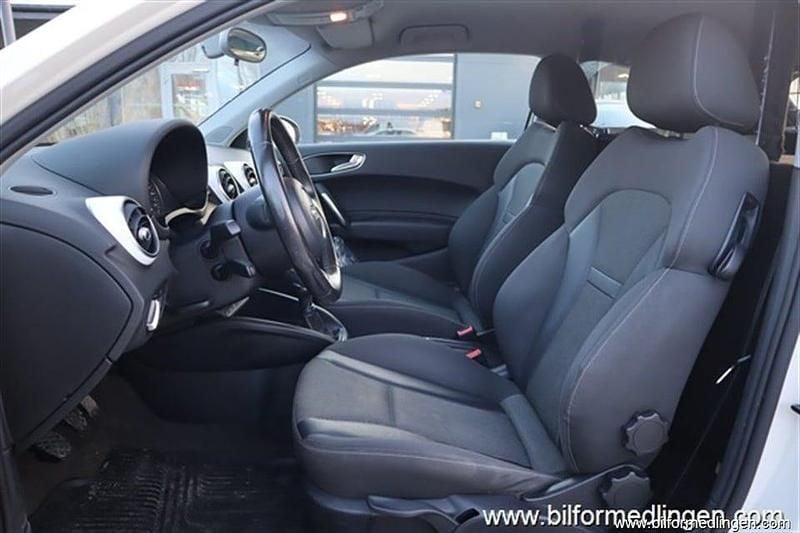 Begagnad Audi A1 105 HK (77 kW) 2011 Vit Sedan