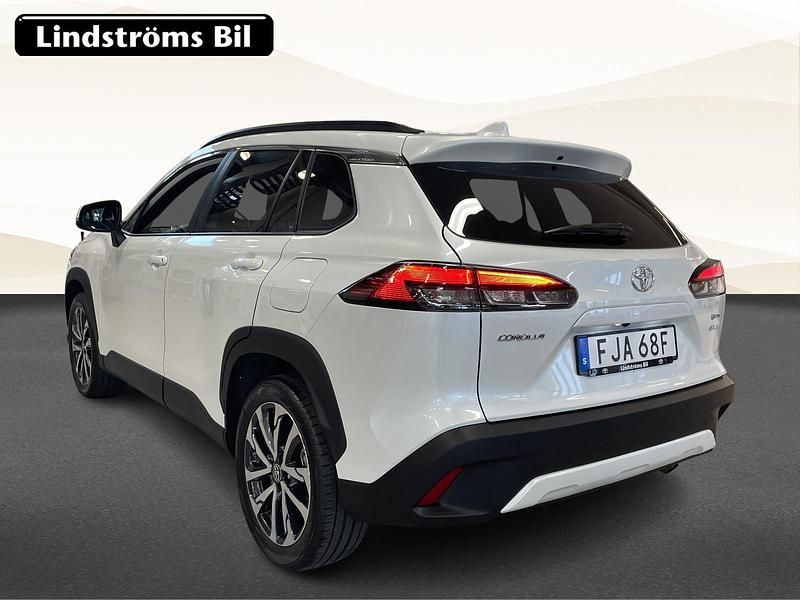 Begagnad Toyota Corolla Cross Executive 200 HK (147 kW) 2024 Vit SUV