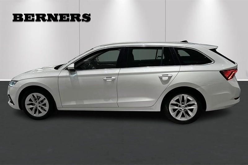 Begagnad Skoda Octavia 151 HK (111 kW) 2022 Vit Kombi