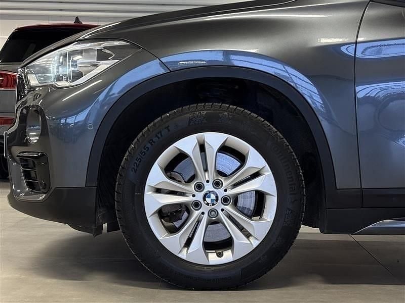 Begagnad BMW X1 Sport Line 190 HK (139 kW) 2017 Grå SUV