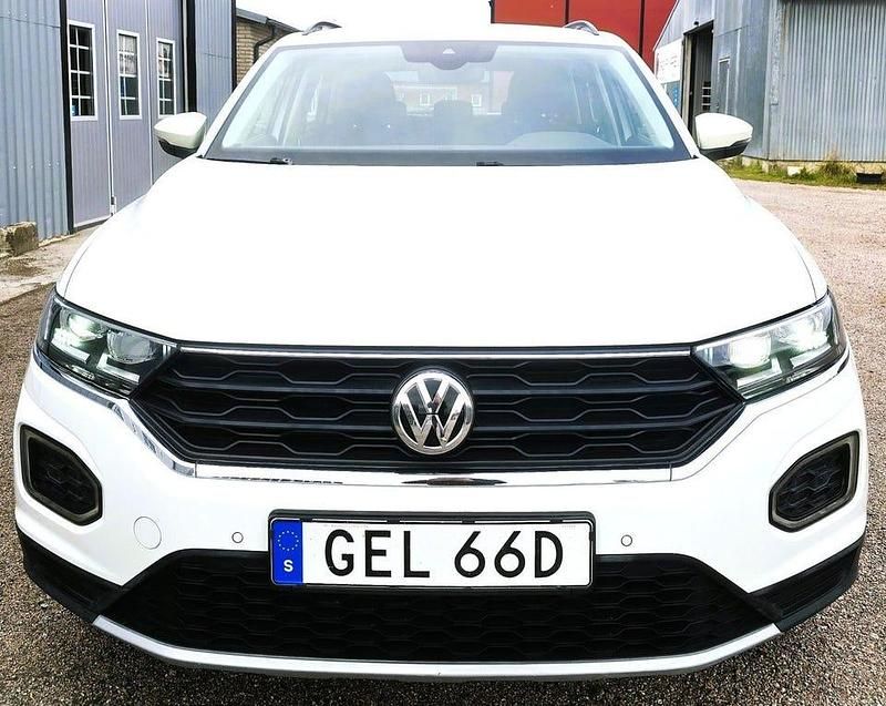 Vit Begagnad 2020 VW T-Roc SUV | 189 500 kr (Bra pris) - Bild 1/4
