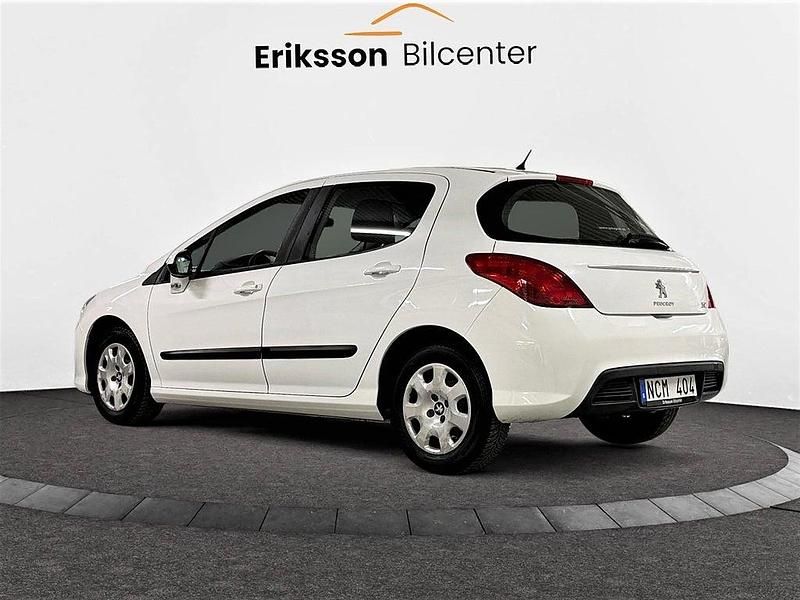 Begagnad Peugeot 308 92 HK (67 kW) 2012 Vit Halvkombi