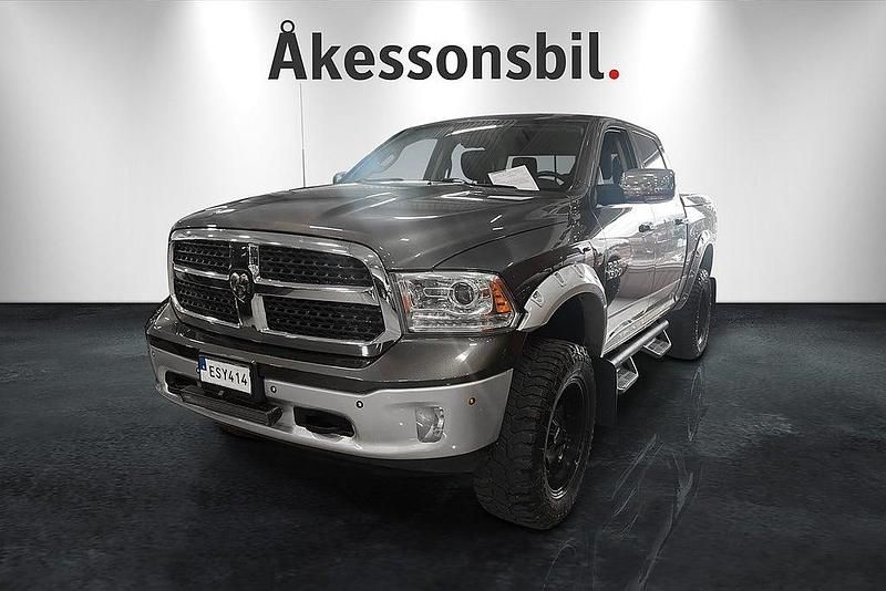 Grå Begagnad 2015 Dodge Ram Pickup | 279 000 kr - Bild 1/4