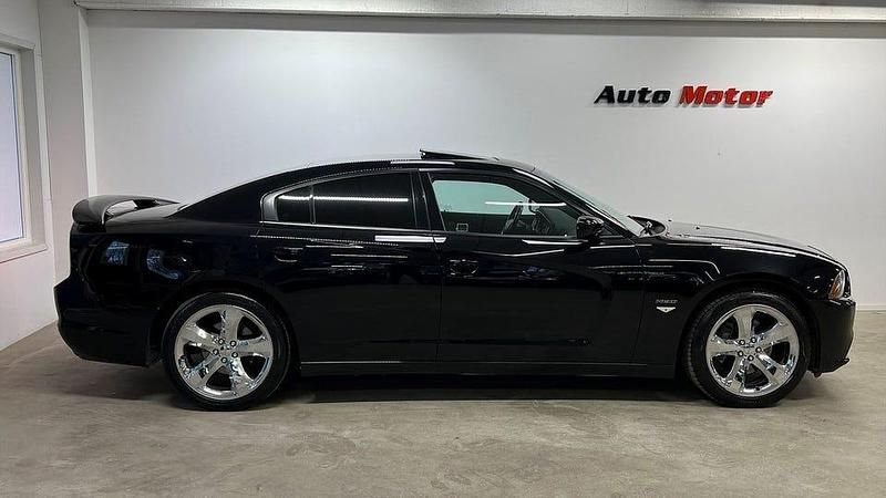 Begagnad Dodge Charger 370 HK (272 kW) 2011 Svart Sedan