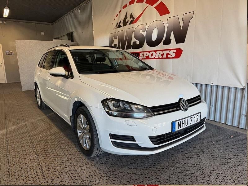 Vit Begagnad 2016 VW Golf VII Kombi | 109 900 kr (Marknadspris) - Bild 1/3