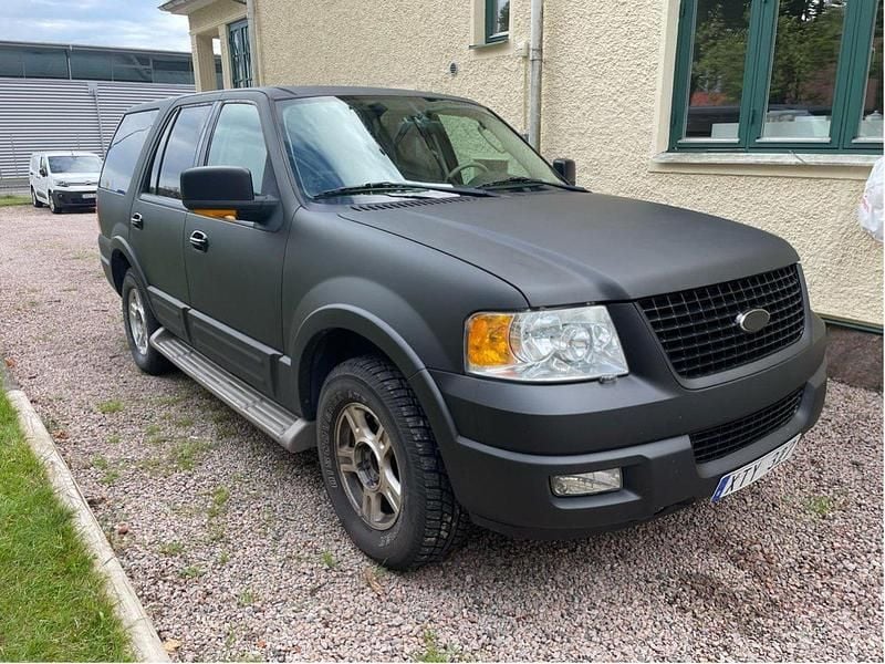 Röd Begagnad 2003 Ford Expedition SUV | 66 500 kr - Bild 1/4
