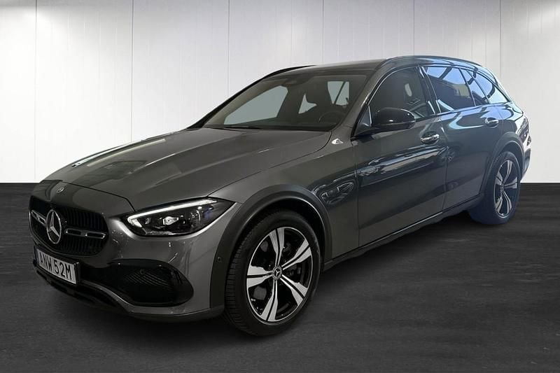 Grå (grey) Begagnad 2022 Mercedes C220 Kombi | 469 500 kr (Marknadspris) - Bild 1/4